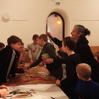 Šťastné a veselé míchání purpury ve Fulneku.@svetkomenskeho Super adventní program pro místní školáky a večer i pro...